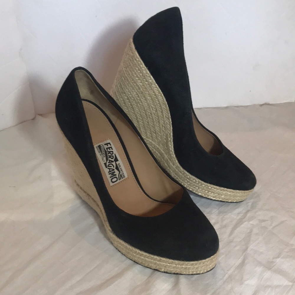“FERRAGAMO” “Bernie” Black Espadrille Wedges. - Picture 2 of 16